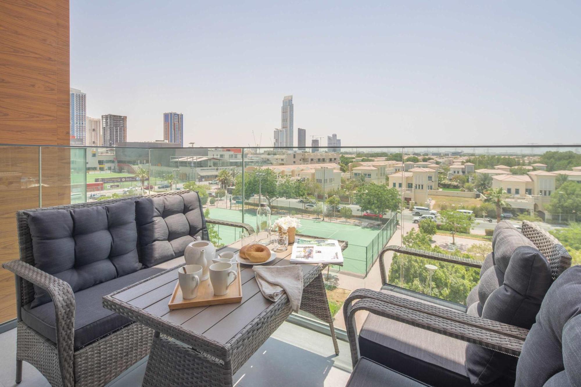 Frank Porter - Taraf 2 Apartment Dubai